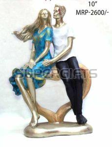 Romantic Love Couple Statue Human Figurines