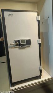 Single Door Safe Locker