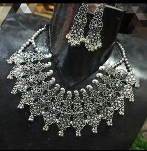 Ladies Party Wear Oxidized Necklace Set
