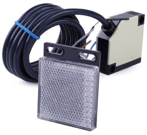 E3JK-R4M1 Sensor Switch Specular Reflection Photoelectric DC 10-24V 3A