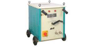 REGULATOR TYPE ARC WELDING MACHINE