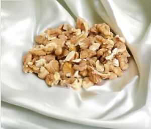 Walnut Kernels Quarters