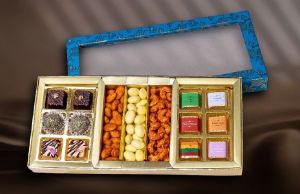 Festive Grandeur Gift Box