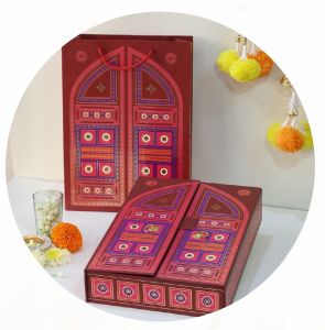 Royal Gateway Gift Box