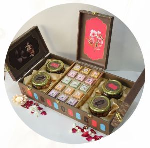 Royal Bloom Trifold Gift Box