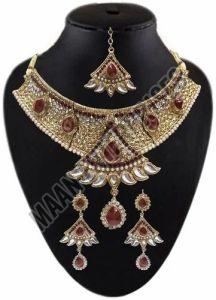 Bridal Kundan Necklace Set with Maang Tikka
