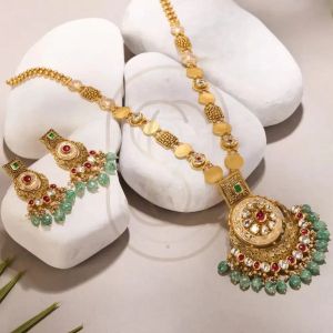 22K Antique Gold Kundan Necklace