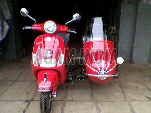 Vespa Scooter Sidecar