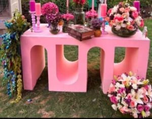 Curved Arch Style Event Display Table
