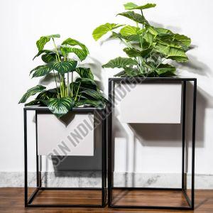 Black Metal Frame Modern Indoor Planter