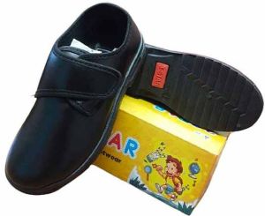 4x6 Boy Velcro School Shoe