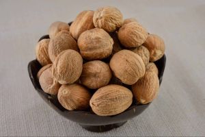 Brown Whole Nutmeg