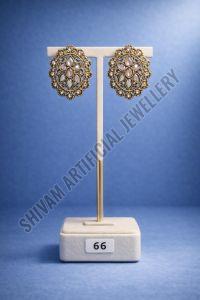 Antique Finish Kundan Petal Stud Earrings
