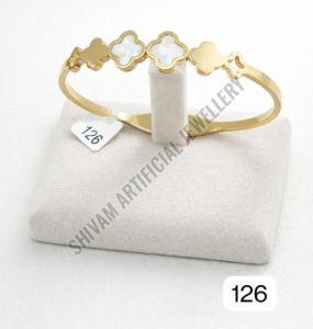 Clover Shaped Mother of Pearl Bangle