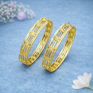 Monarch Filigree Gold Finish Bangle Set