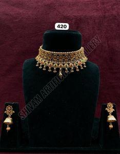 Traditional Kundan Style Necklace Set