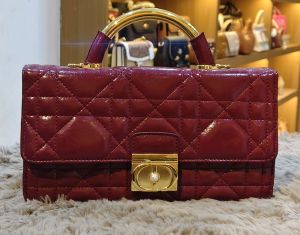 Ladies Classic Handbag