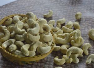 W240 Cashew Kernels