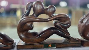 Mother Kishing Son Wooden Model Home Decor Statue