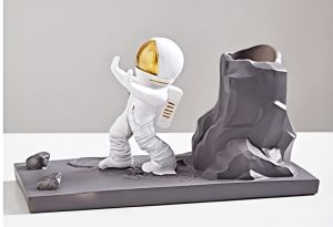 Decorative Astronaut Showpiece