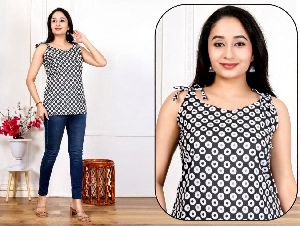 Ladies Sleeveless Cotton Short Kurti