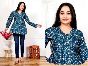 Ladies Full Sleeves Rayon Short Kurti