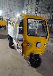 High Performance Cargo E Rickshaw Loader