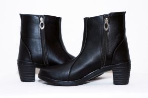 Ladies Black Rexine Heel Shoes
