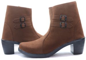 Ladies Plain Brown Heel Shoes