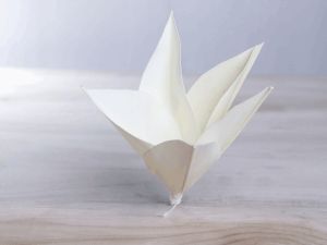 Jumbo Palm Lily Flower Stick