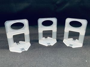 2mm White PVC Tile Equalizer Chip