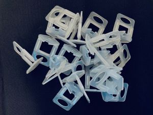 4mm White PVC Tile Equalizer Chip