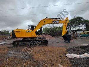Excavator With Rock Breaker Rental Service