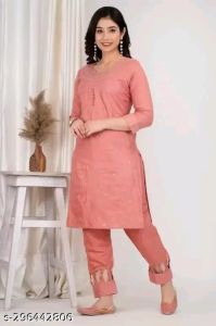 Women\'S Embroidery Kurta and Pant with Jutti