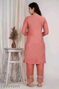 Women\'S Embroidery Kurta and Pant with Jutti