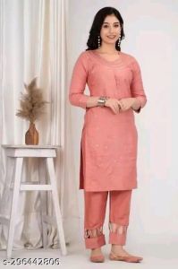 Women\'S Embroidery Kurta and Pant with Jutti