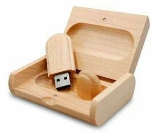 Wooden USB Flash Drive Case