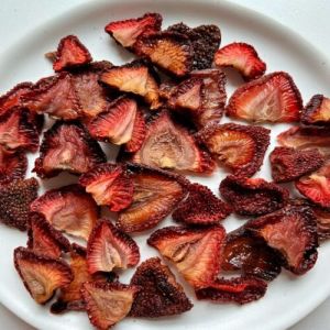 Dehydrated Strawberry Chips