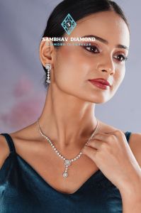 Iris Pendant Diamond Necklace Set