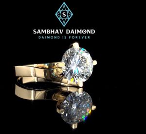 Round Cut Diamond Engagement Ring