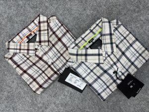 Men Slim Fit Checked Casual Shirt