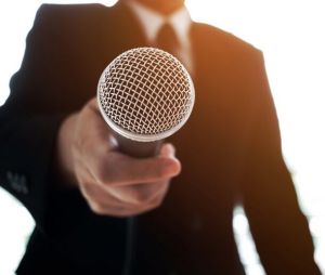 Anchoring & Public Speaking Classes Service