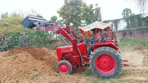 Tractor Loader without Rear Weight Lifter