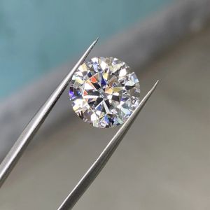 Round Plus 25 Pointer Diamond