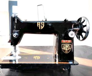 Square Model Sewing Machine