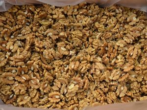 Chalu Half Walnut Kernels