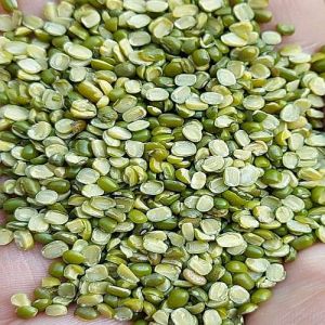 Pottu Pesara Pappu Split Green Moong Dal