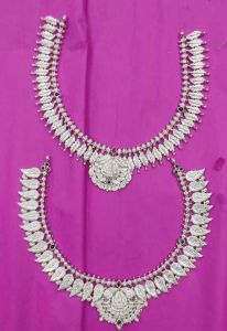 Minimalist Silver Necklace