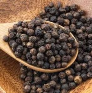 Whole Black Pepper Seeds