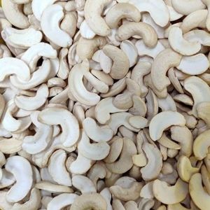 S240 Split Cashew Nuts